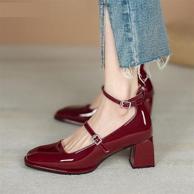 Gelakte ballerina loafer met hak