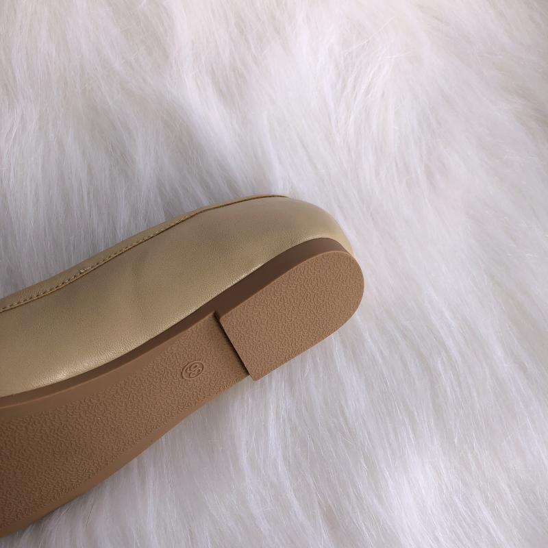 Platte ballerina's tabi loafers