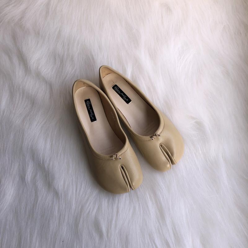 Platte ballerina's tabi loafers