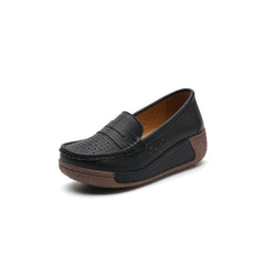 Geperforeerde loafers met sleehak van leer voor dames, Zwart
