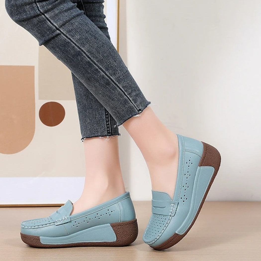 Geperforeerde loafers met sleehak van leer voor dames