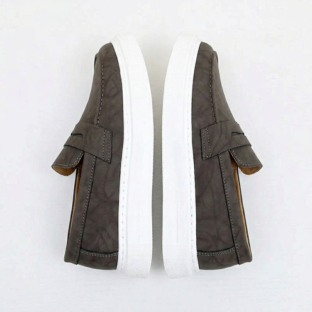Leren loafers voor heren met antislip en witte zool