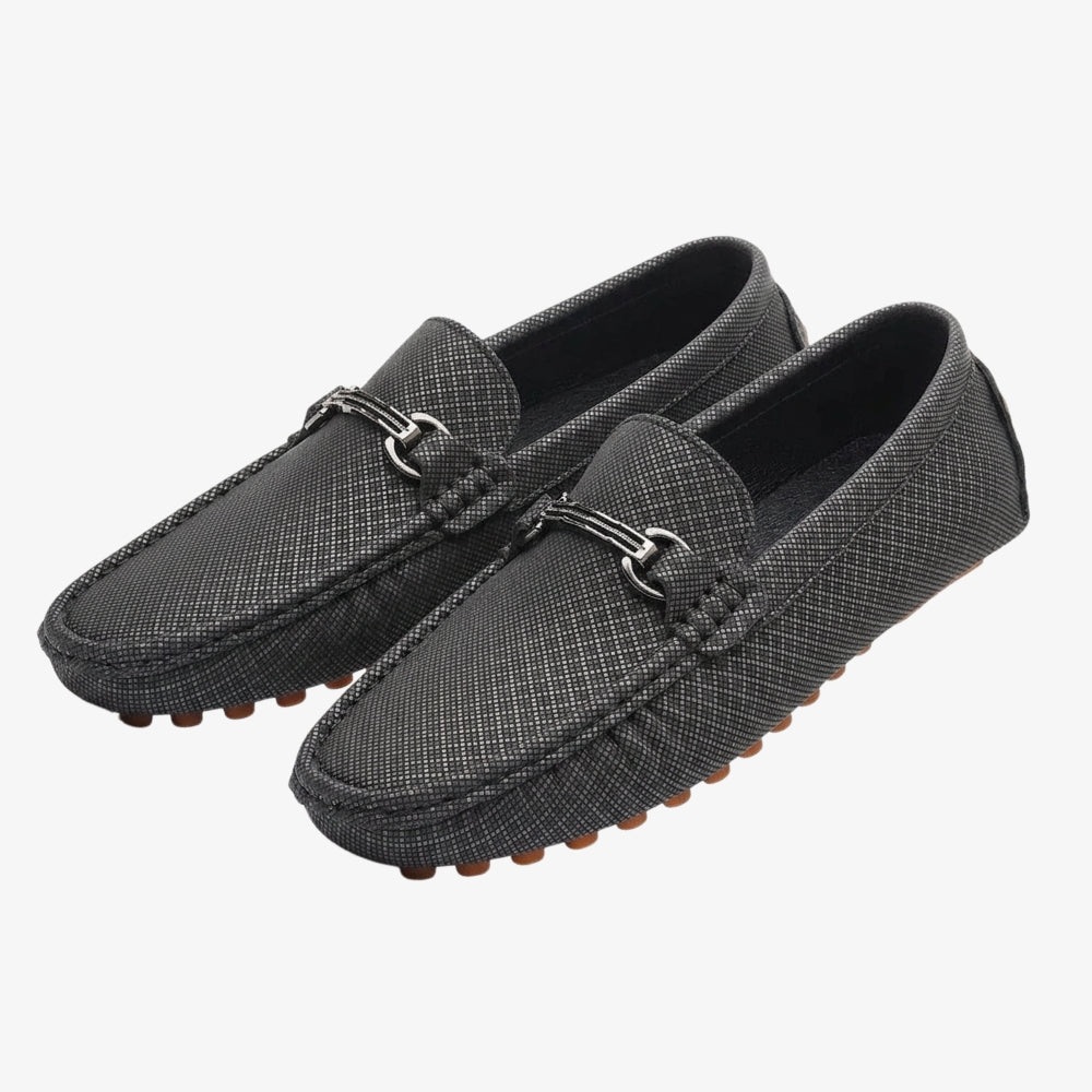 Loafers van getextureerd leer voor heren met zilverkleurige gesp