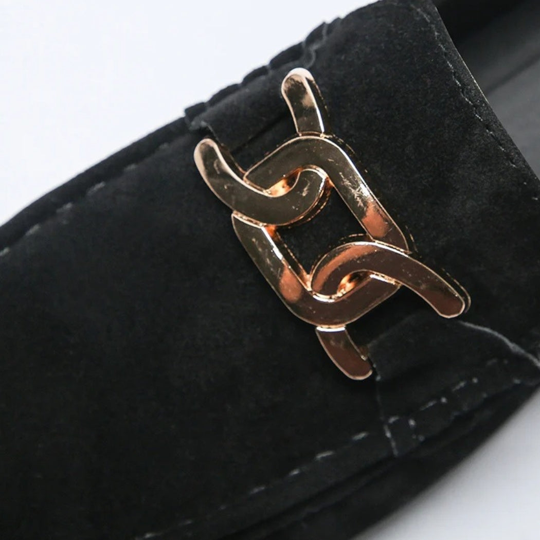 Loafers van synthetisch suède voor heren met gouden metalen gesp
