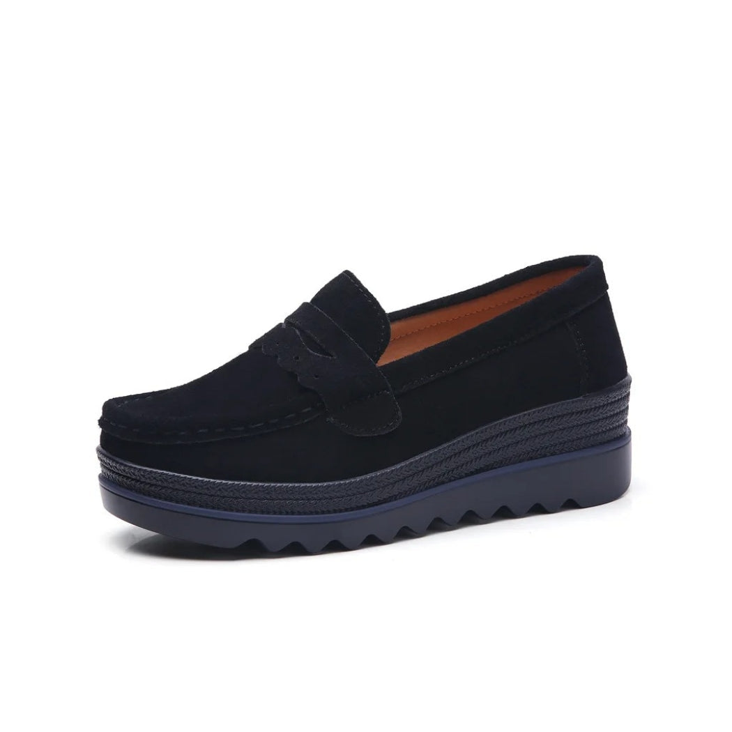Suède loafers voor dames met sleehak