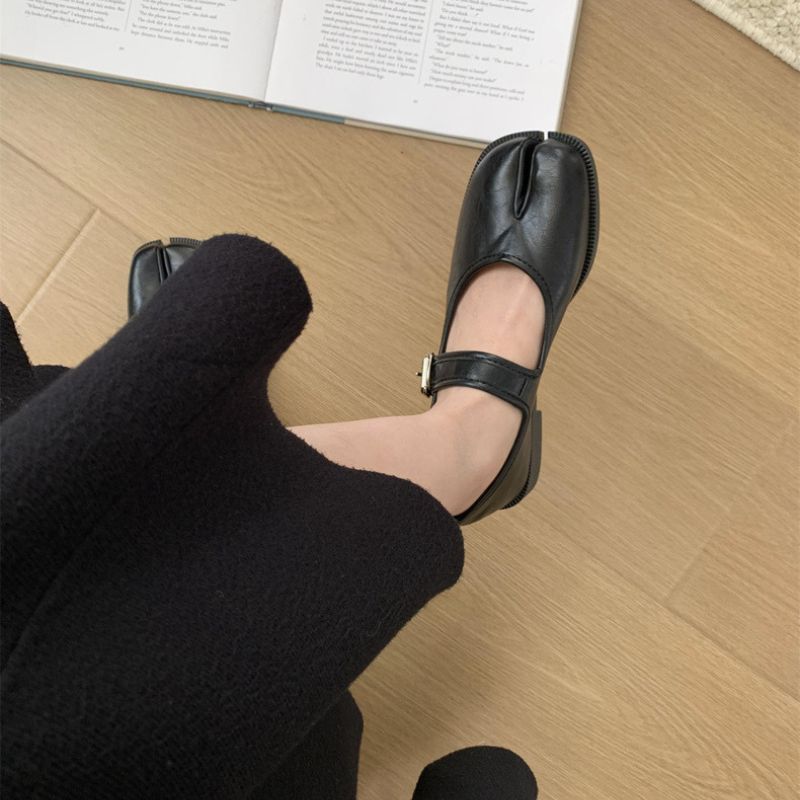 Mary Jane Ballerina's in Tabi-stijl