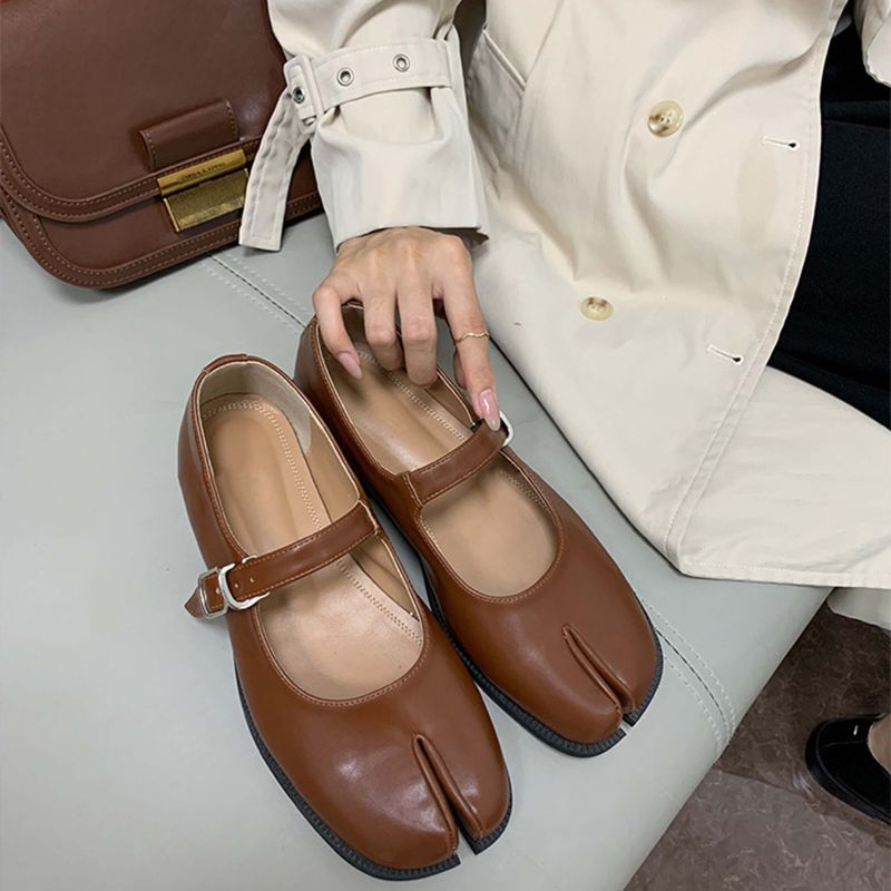 Mary Jane Ballerina's in Tabi-stijl