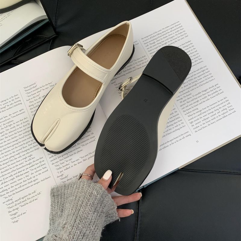 Mary Jane Ballerina's in Tabi-stijl
