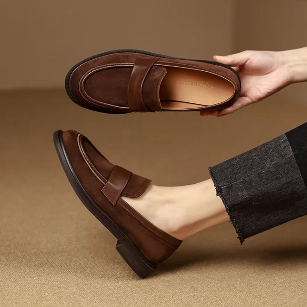 Klassieke suède loafer voor dames