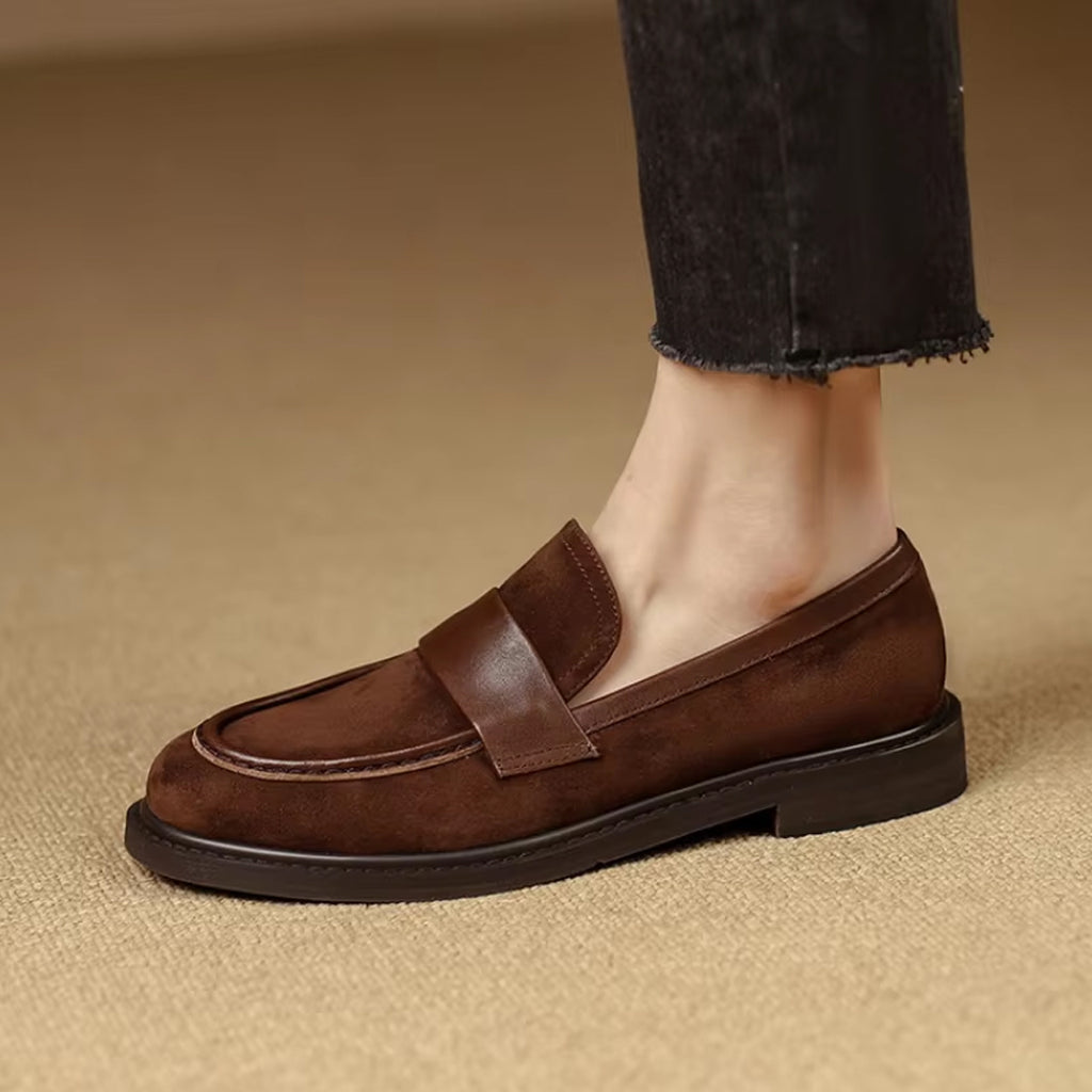 Klassieke suède loafer voor dames