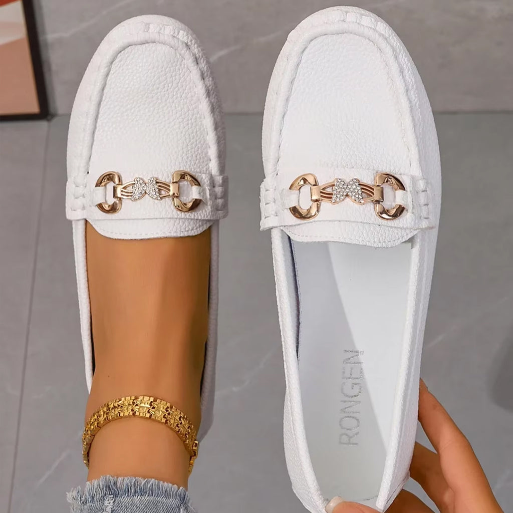 Casual loafer met ketting- en strassdetails