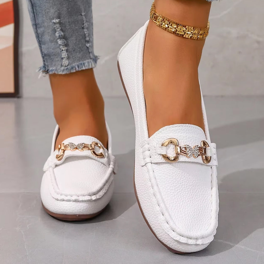 Casual loafer met ketting- en strassdetails