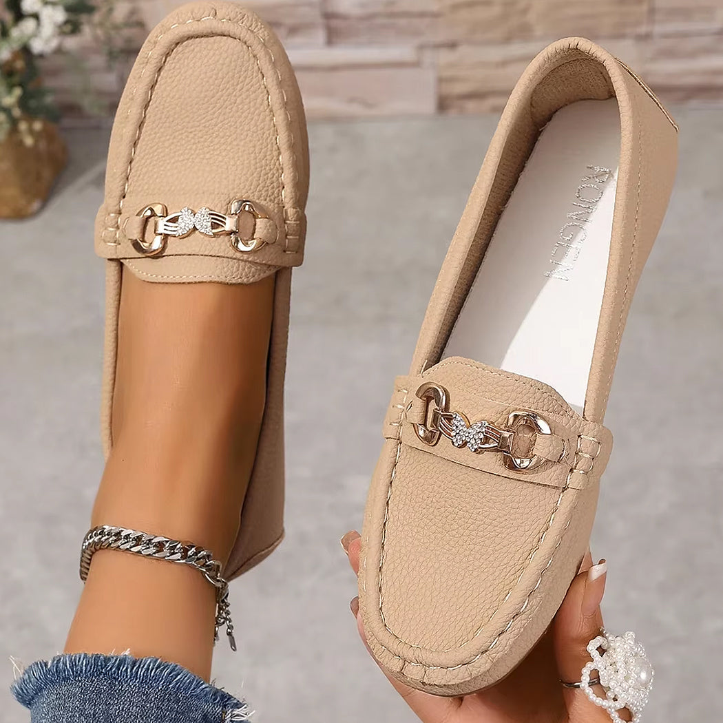 Casual loafer met ketting- en strassdetails