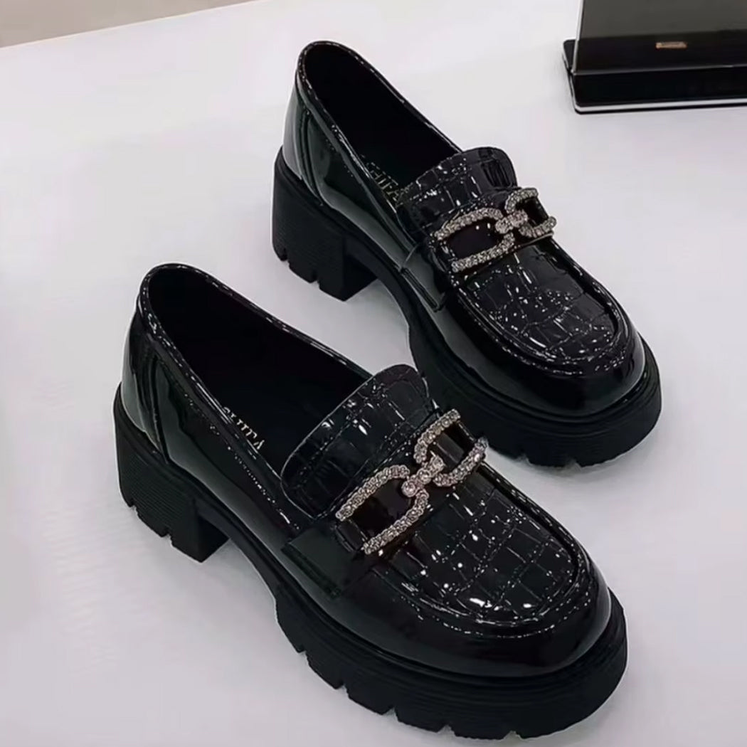 Loafer met plateau in croco-effect en strass ketting