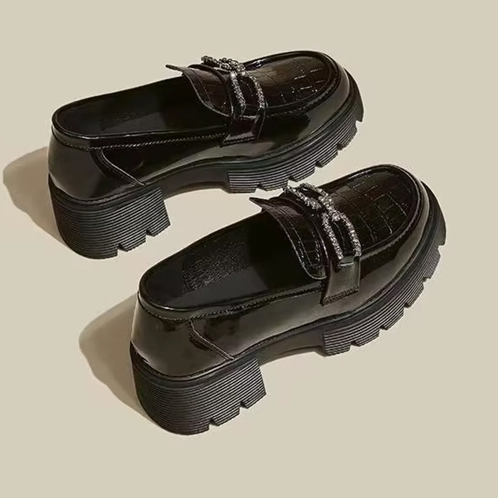 Loafer met plateau in croco-effect en strass ketting