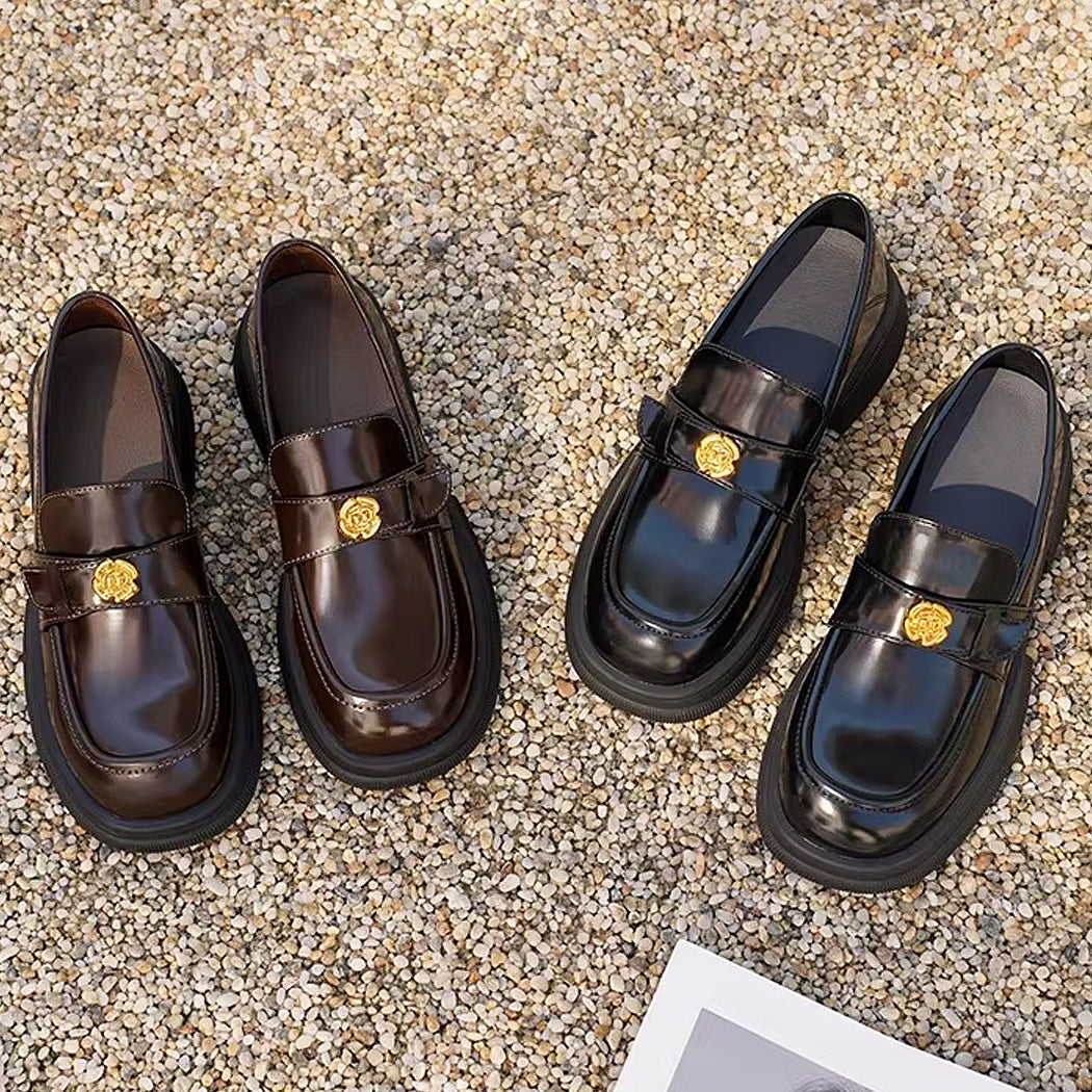 Platform loafer met bloemdetails
