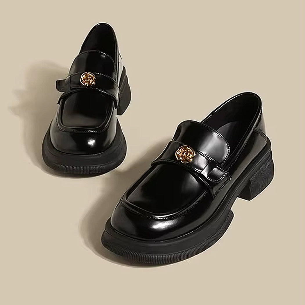 Platform loafer met bloemdetails