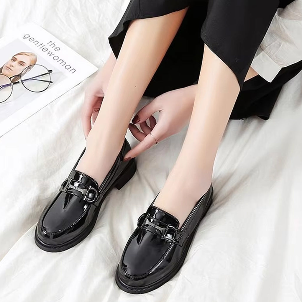 Gelakte loafer met metallic detail