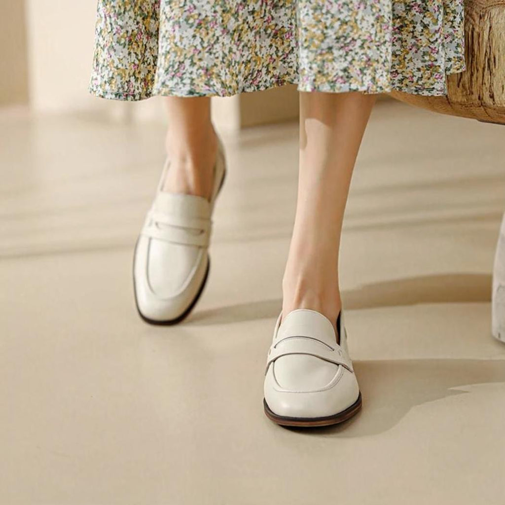 Beige loafers met bruine zool voor dames van echt leer