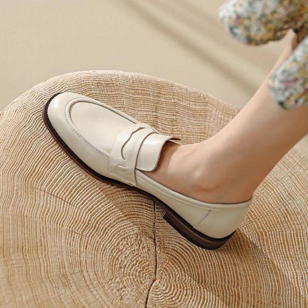 Beige loafers met bruine zool voor dames van echt leer