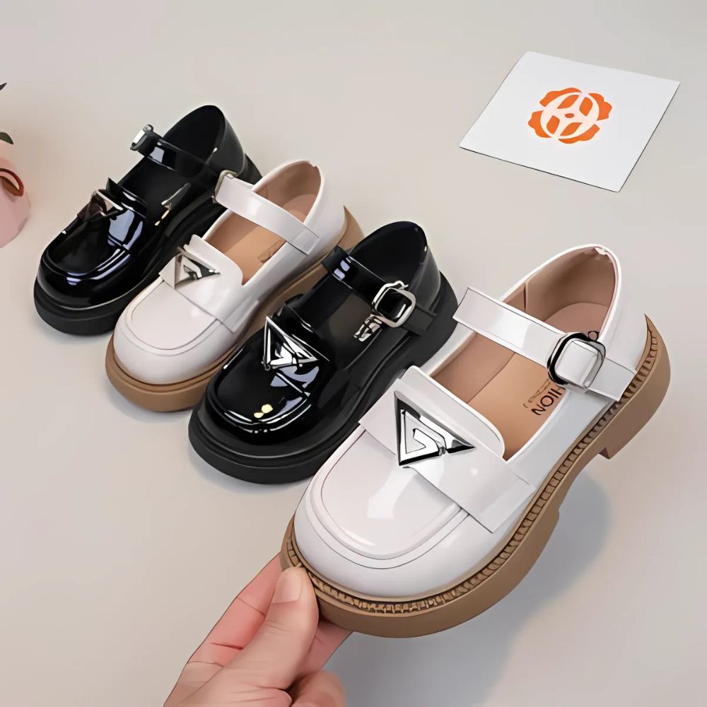 Glanzende loafers met riempje voor meisjes