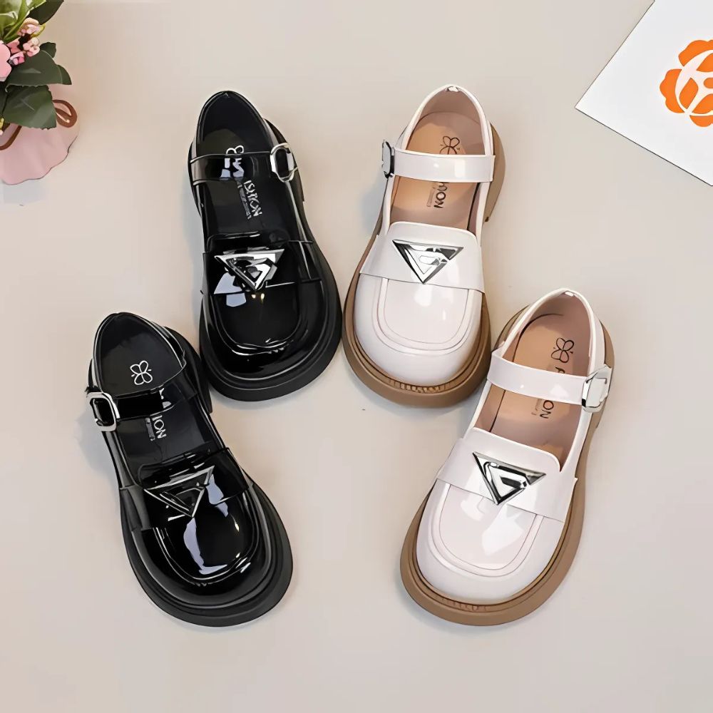 Glanzende loafers met riempje voor meisjes