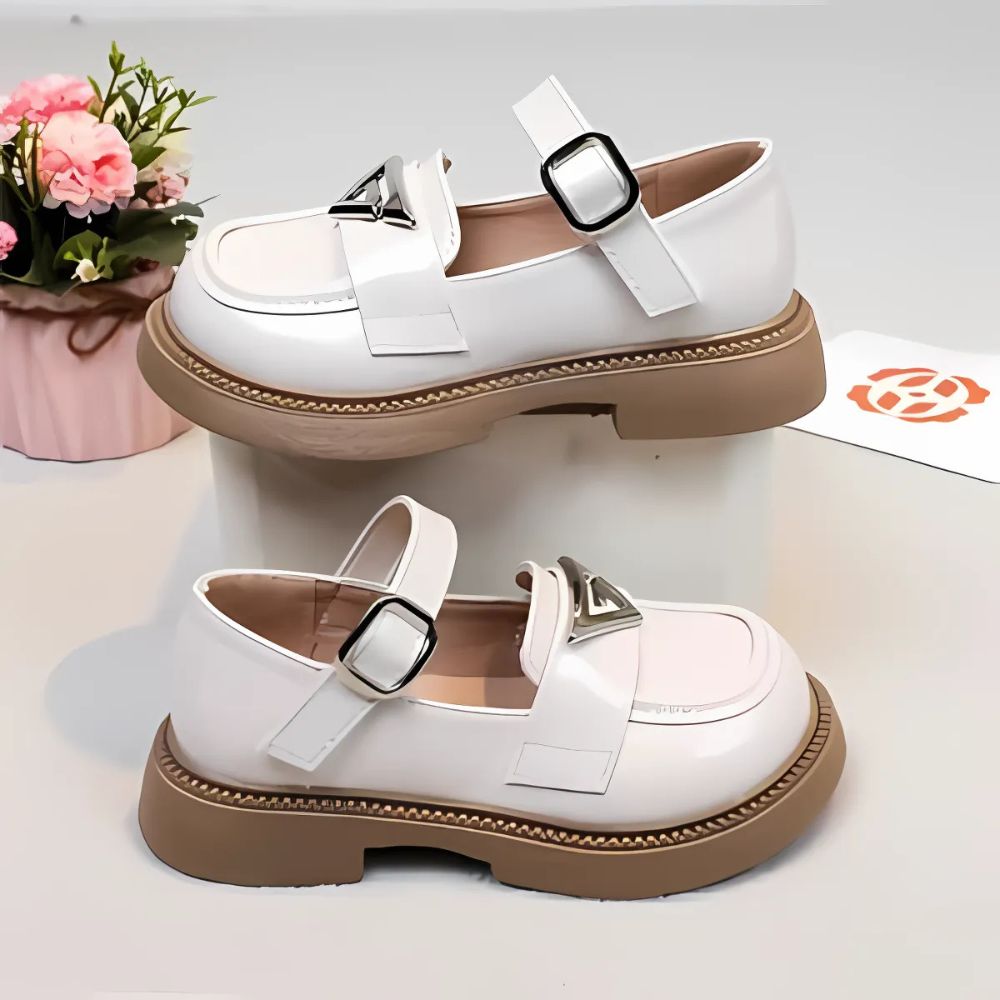 Glanzende loafers met riempje voor meisjes