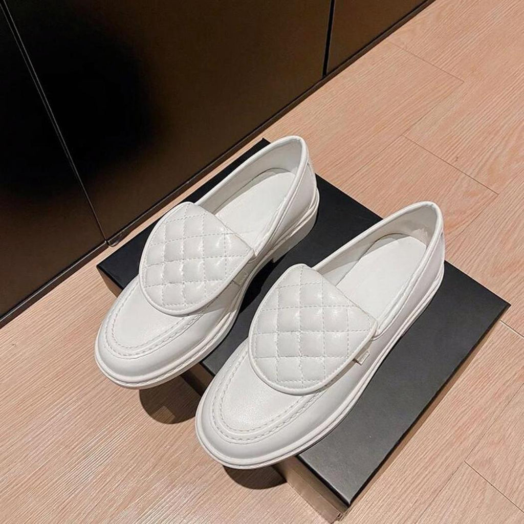 Dames loafers met gewatteerd bovenstuk en blokhak