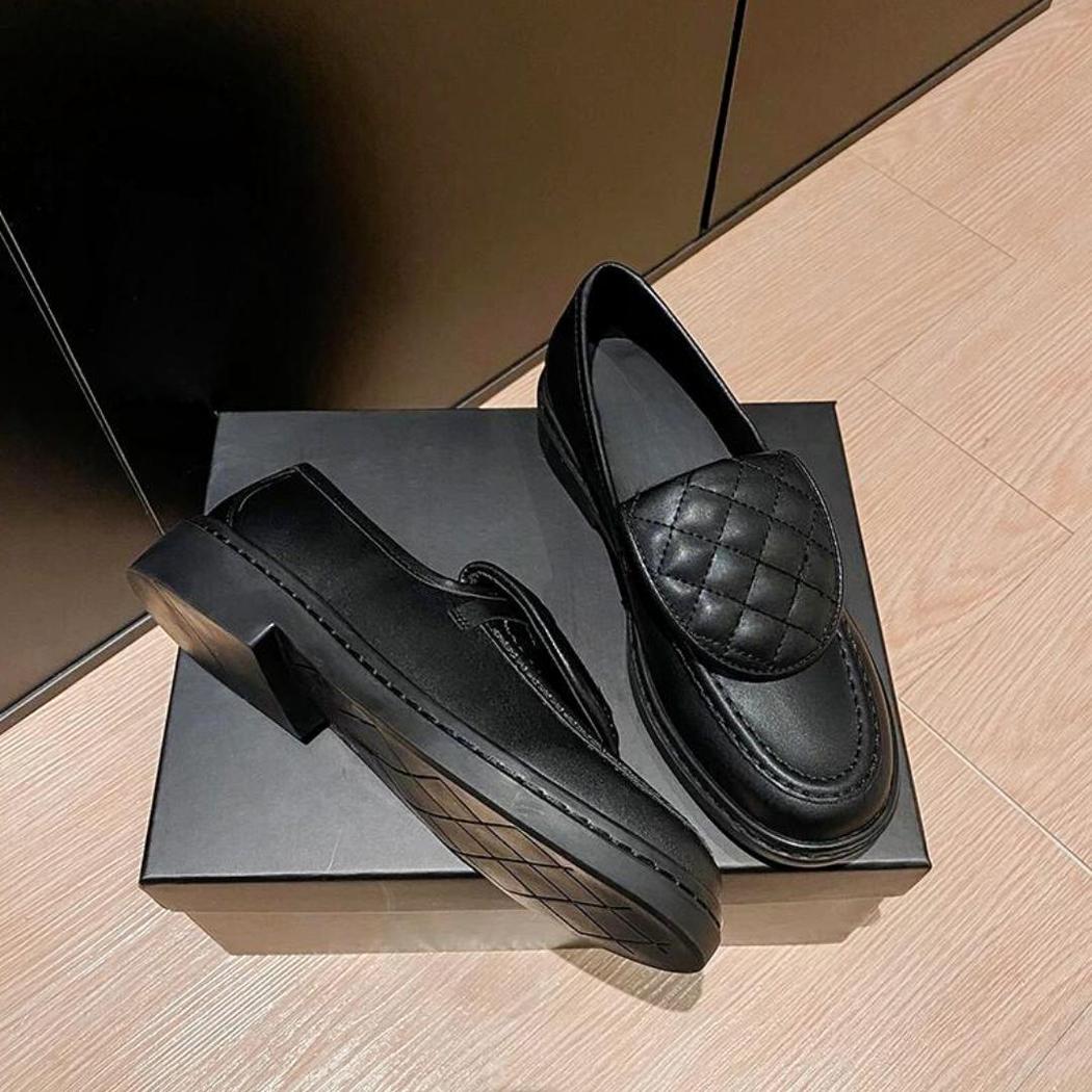 Dames loafers met gewatteerd bovenstuk en blokhak