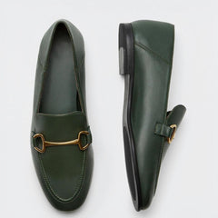 Dunne loafers met gouden metalen gesp in echt leer, Groen