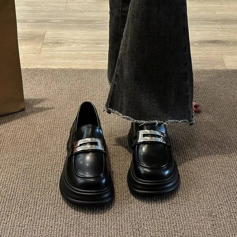 Loafers met platformzool en zilveren bandje