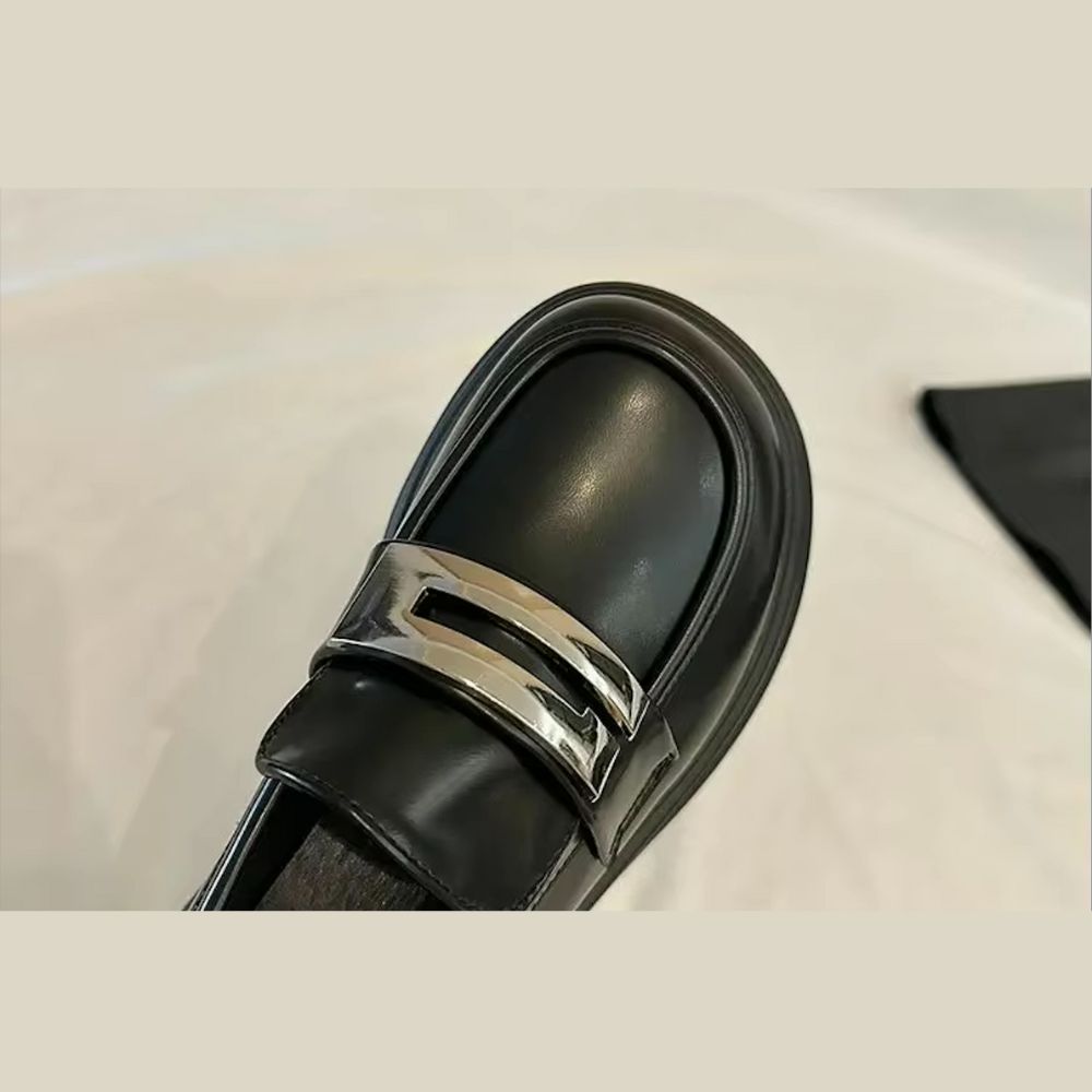 Loafers met platformzool en zilveren bandje