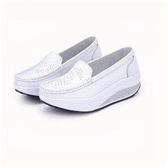 Ademende gekleurde plateau loafers voor dames, Wit