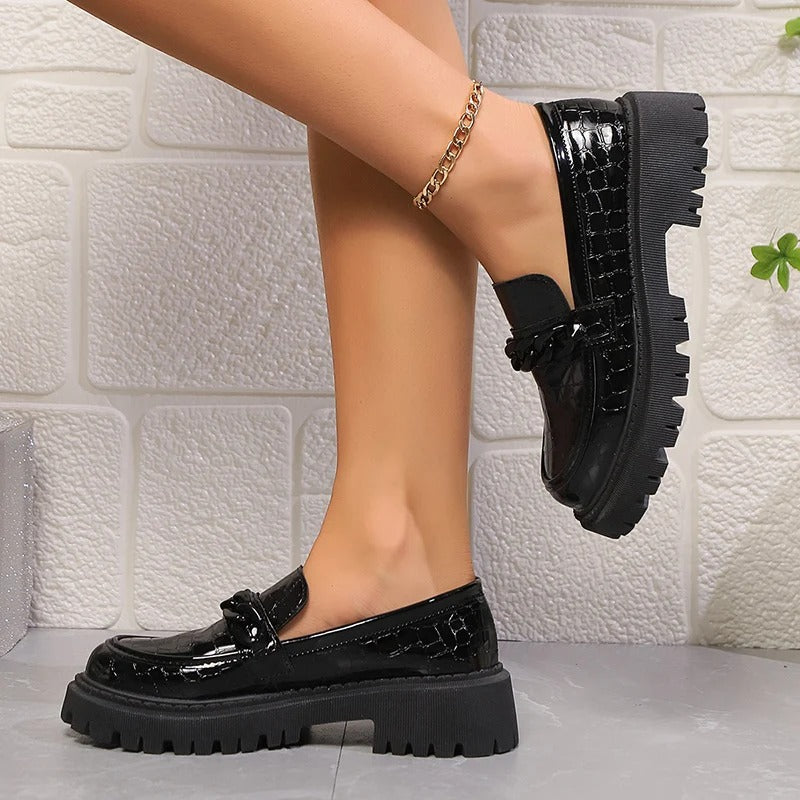 Zwarte lakleren loafers met croco-effect voor dames