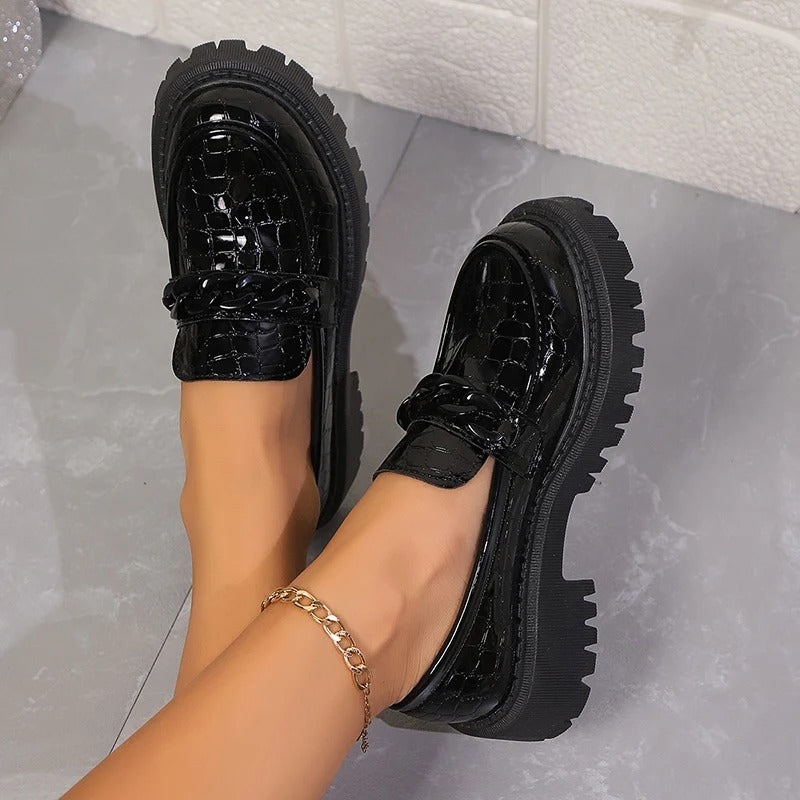 Zwarte lakleren loafers met croco-effect voor dames