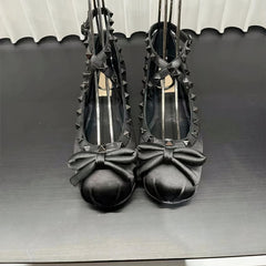 Satijnen ballerina loafers met strik en studs, Zwart