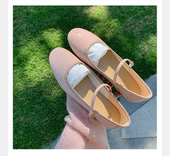 Gelakte ballerina loafer met ronde neus, Beige
