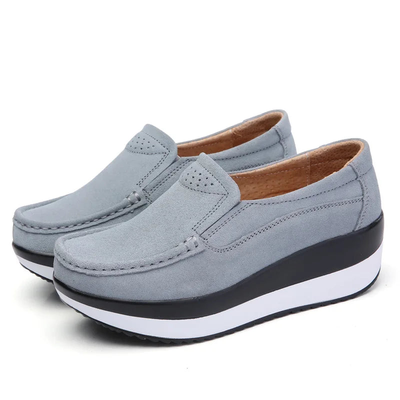 Dames loafers met sleehak in suède