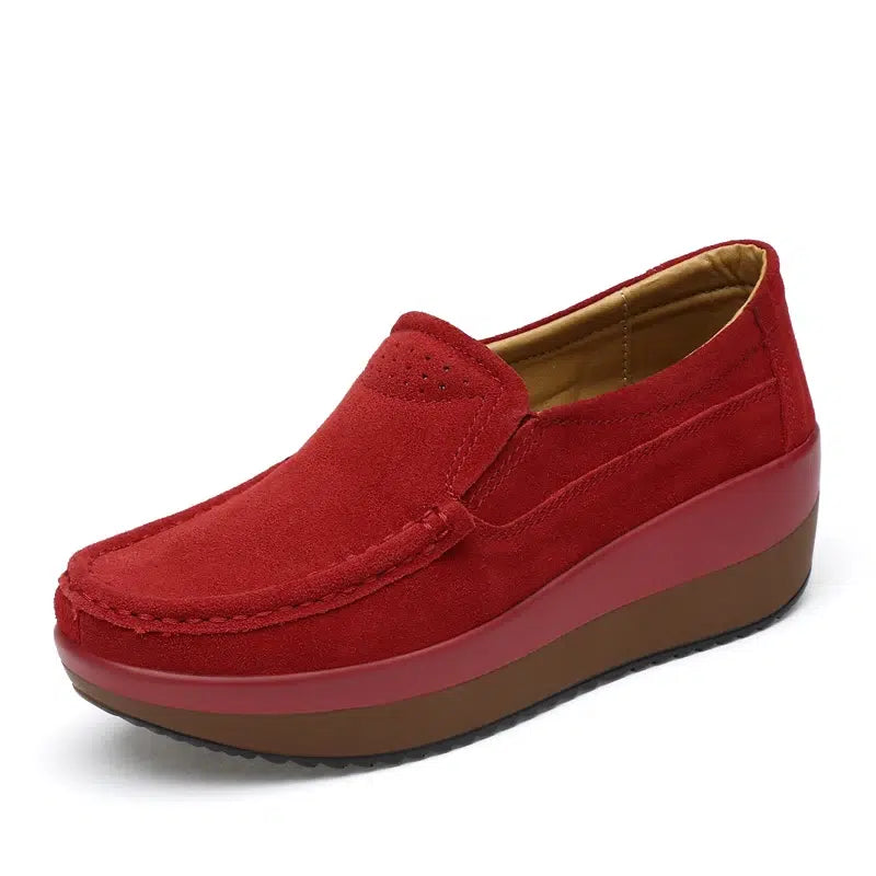 Dames loafers met sleehak in suède