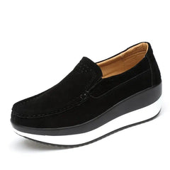 Dames loafers met sleehak in suède, Zwart