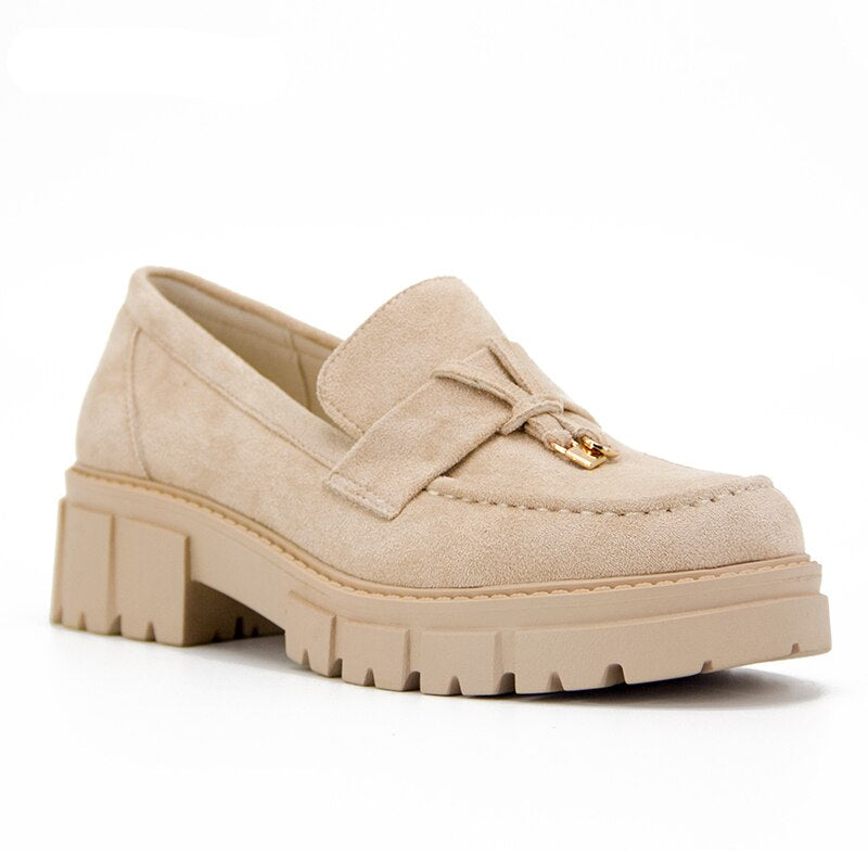 Beige kwastjesloafers met dikke zool voor dames