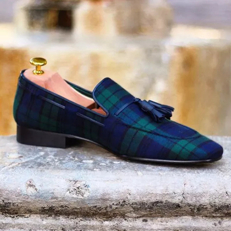 Blauwe en groene geruite kwastloafers voor heren