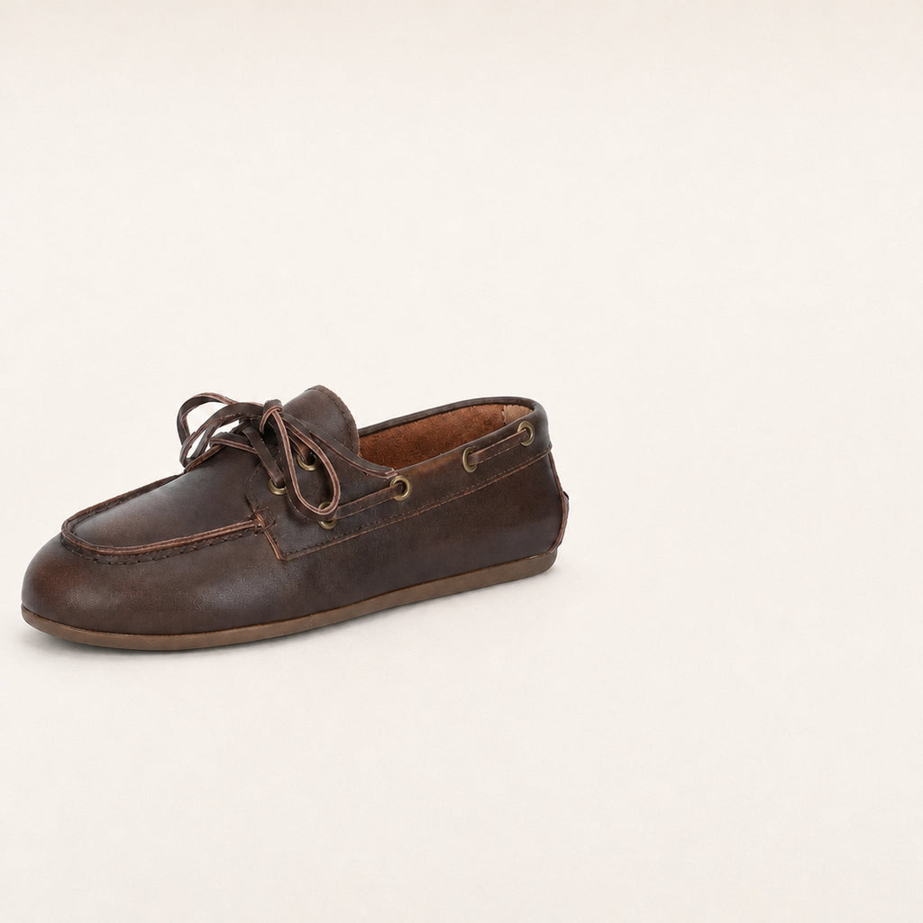 Bruine bootschoenen voor dames met veters in splitleer, detail van de afwerking