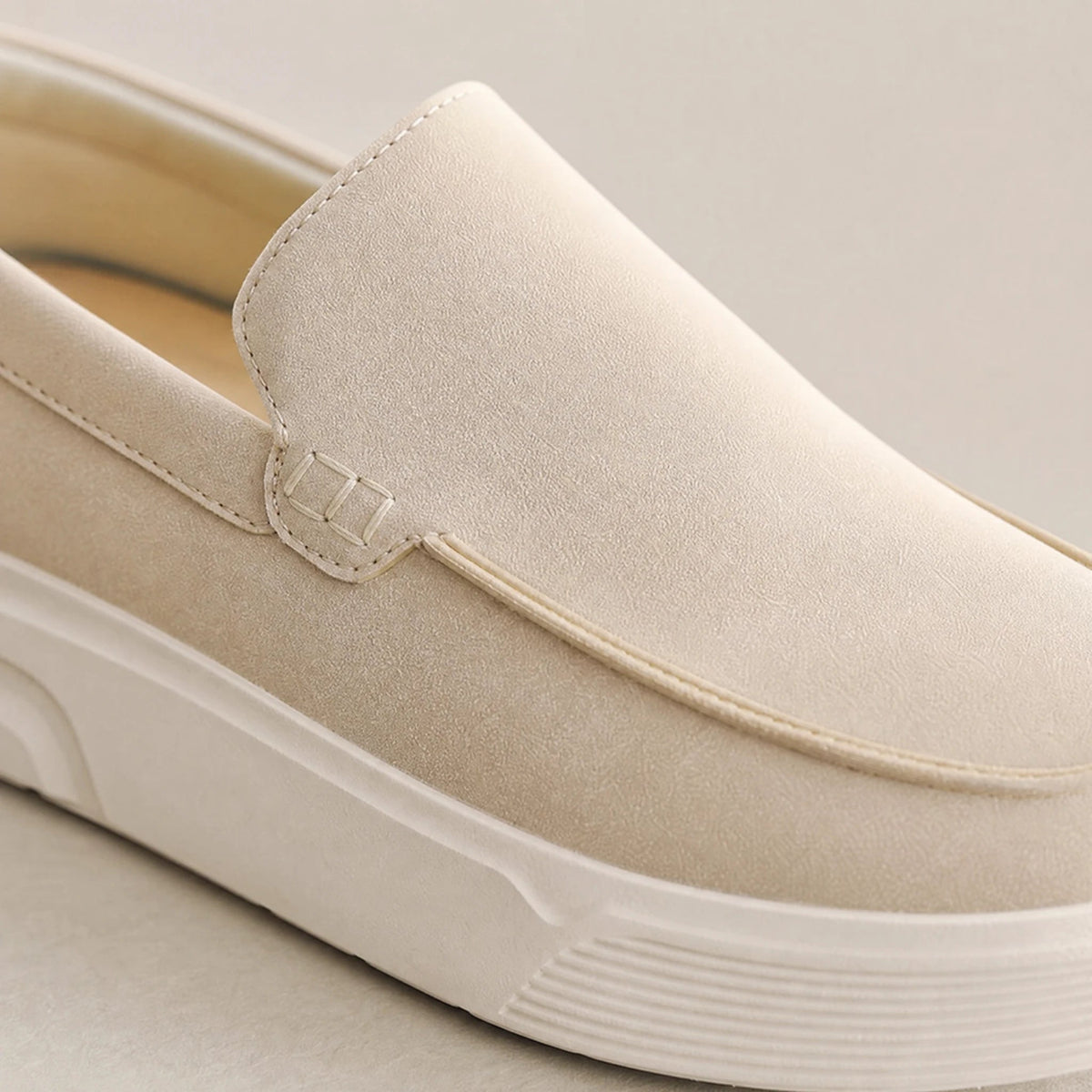 Beige instapmocassin, voorkant Afbeelding