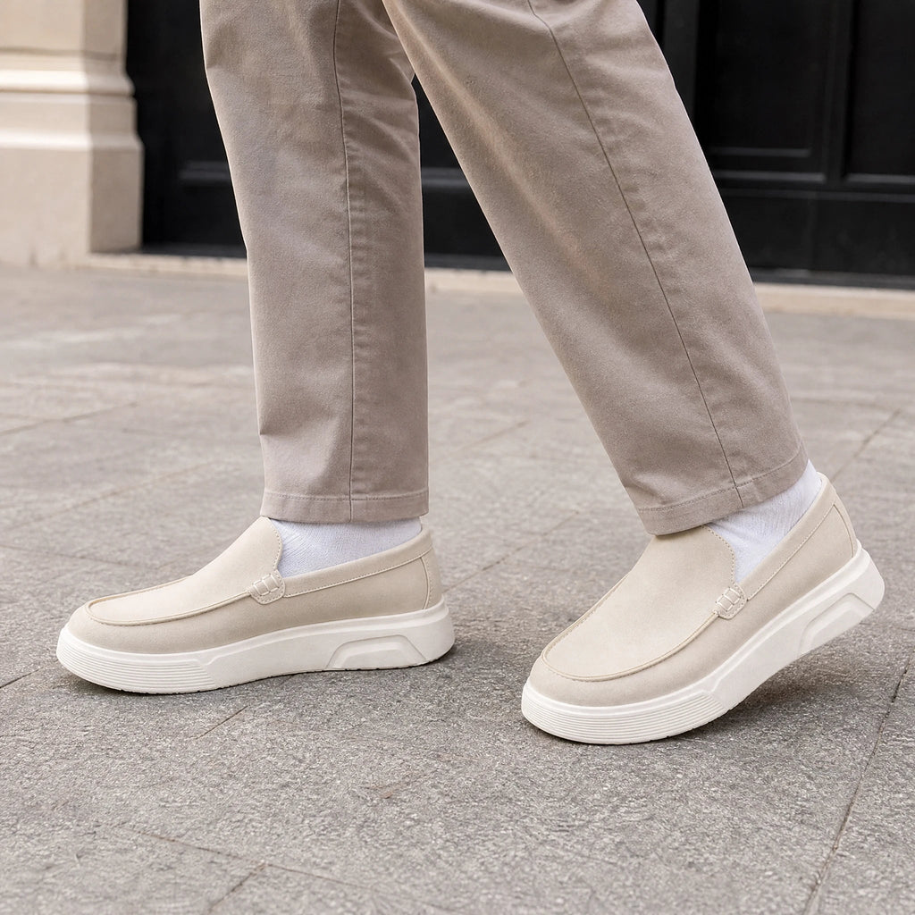 Beige mocassin met plateauzool, achterkant