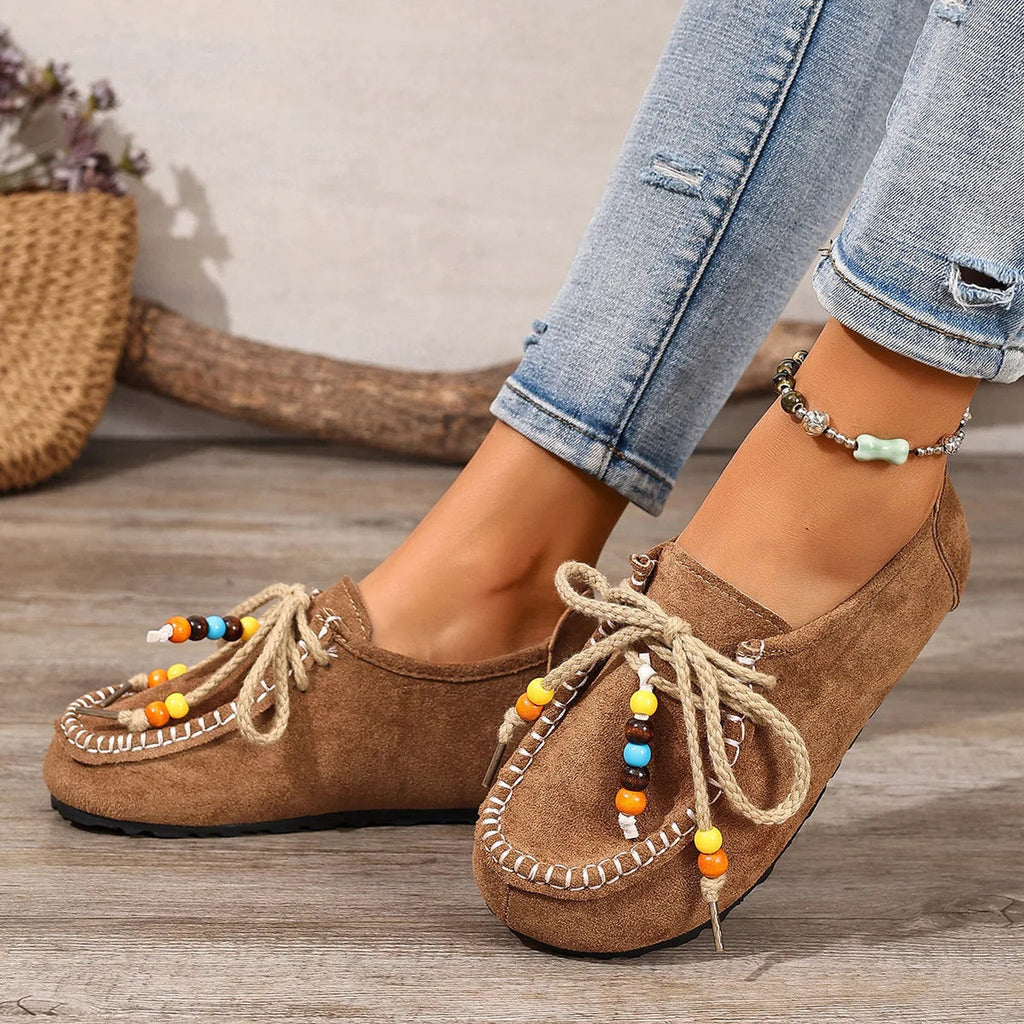 Dames loafers met kralen, veters en kleurrijke details - camel, foto 3