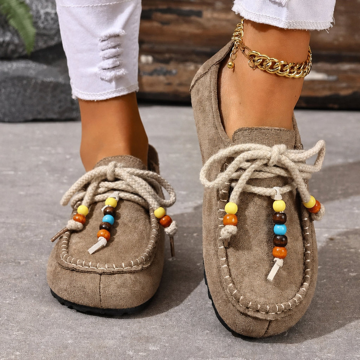 Dames loafers met kralen, veters en kleurrijke details - camel, foto 8