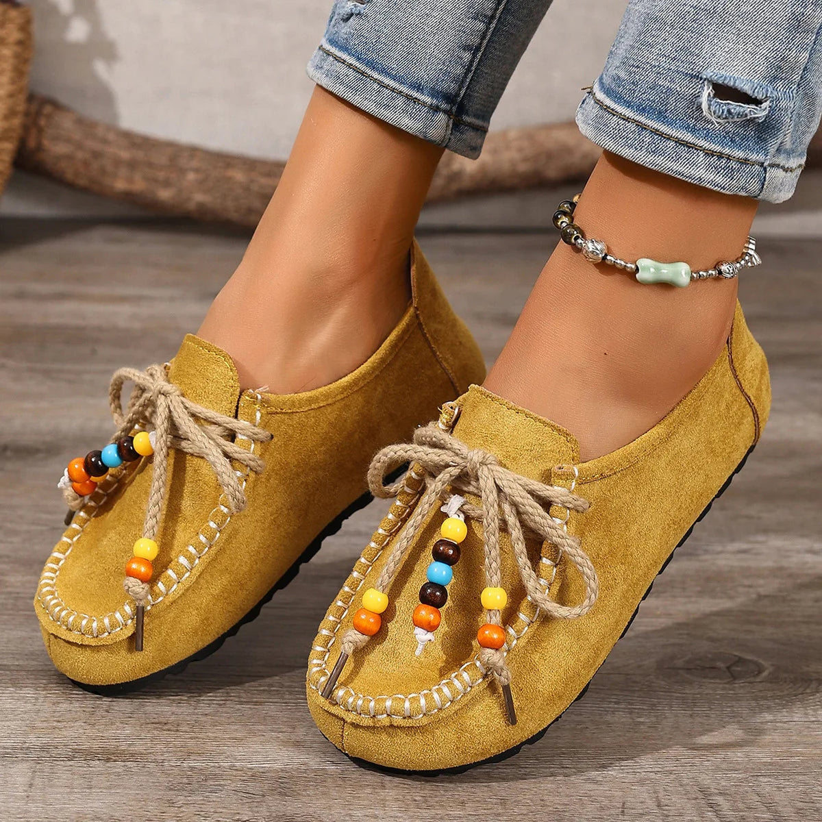 Dames loafers met kralen, veters en kleurrijke details - geel, foto 9