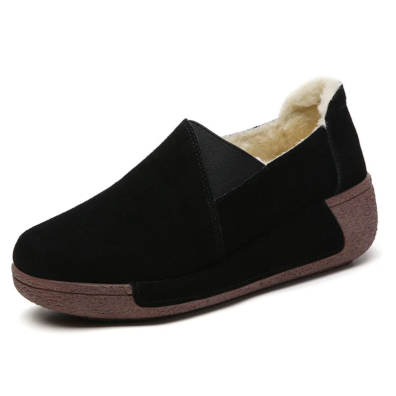 Suède damesloafer met fleece in lichtgrijs
