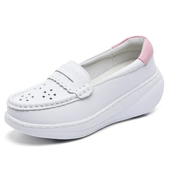 Damesloafers wit, open, van leer met plateauzool, Wit met roze hak